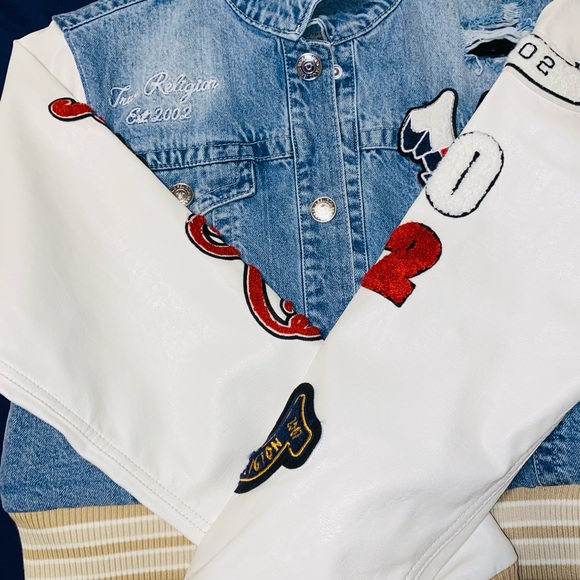 ✨TRUE RELIGION VARSITY DENIM CROP JACKET ✨ - Picture 9 of 16